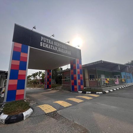 Putra Sentosa Retreat Camp, Sematan Hotell Eksteriør bilde