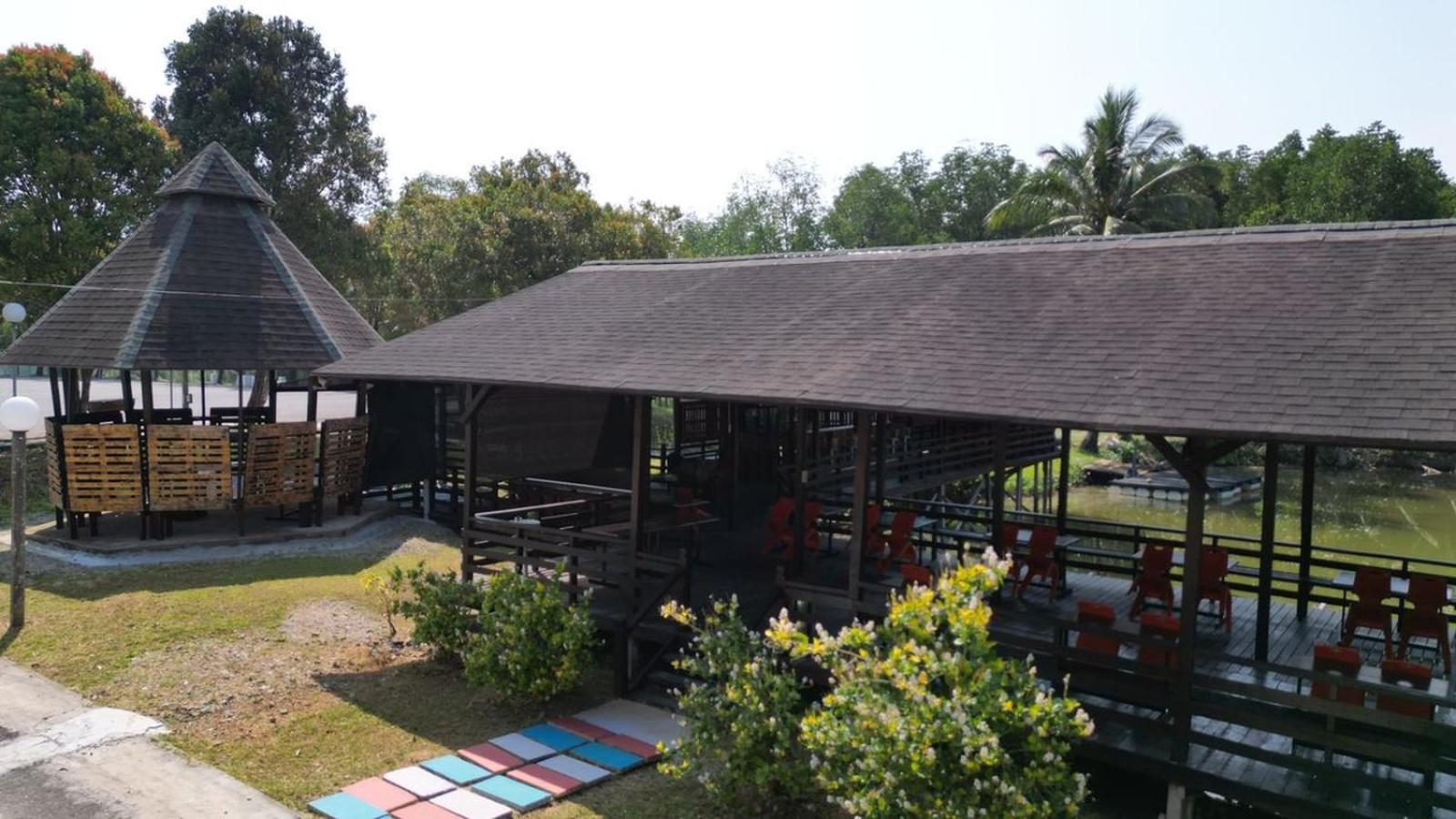 Putra Sentosa Retreat Camp, Sematan Hotell Eksteriør bilde