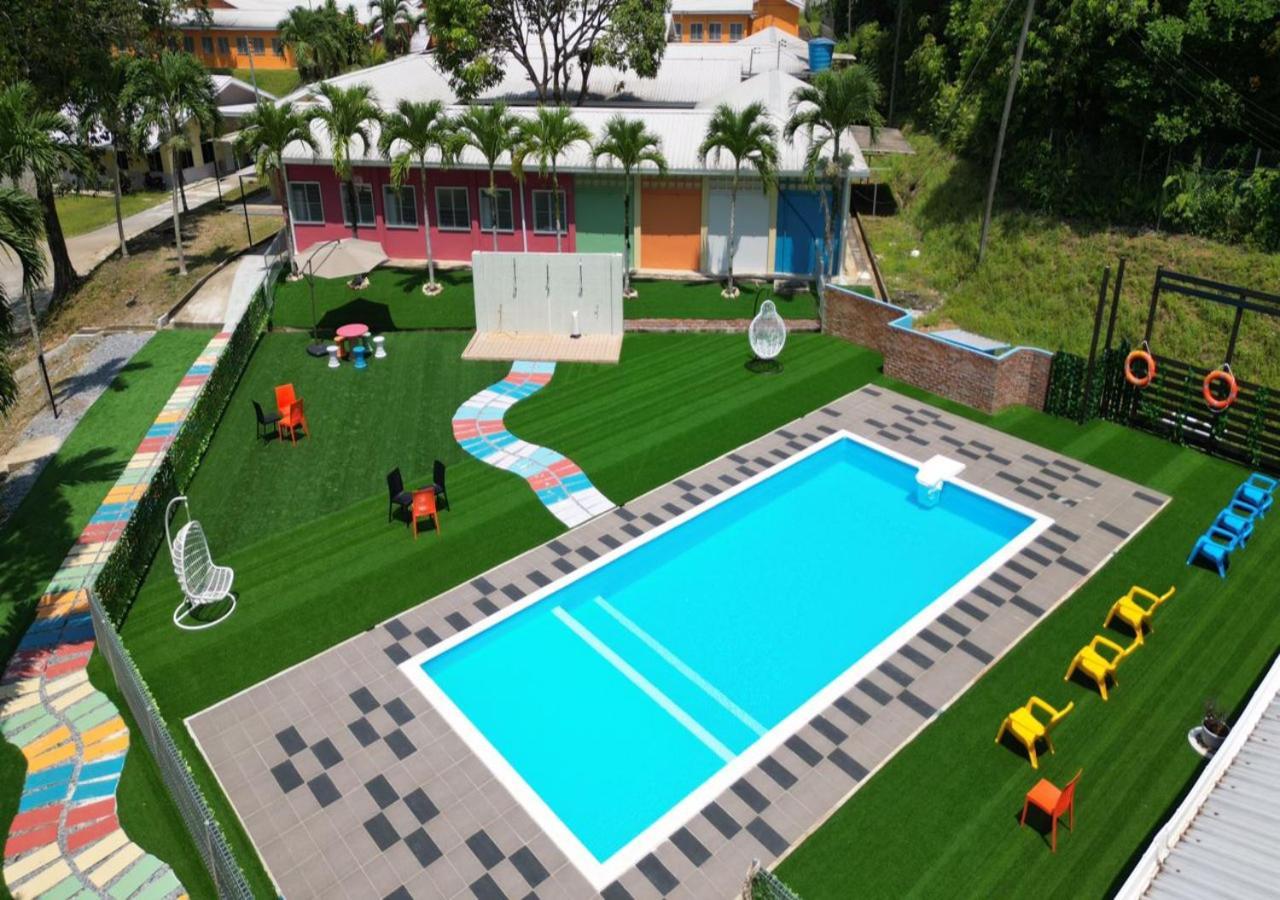 Putra Sentosa Retreat Camp, Sematan Hotell Eksteriør bilde